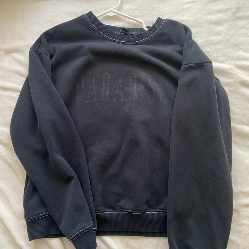 Faded “paradise” graphic black crew neck